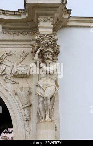 Verschiedene künstlerische Details und Skulturen finden sich im Zentrum der Festung in Alba Iulia, Rumänien. Stockfoto