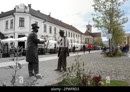 Die Vielzahl von Statuen aus Bronze, die in der Nähe des Zentrums der Festung zu finden sind. Diese Statuen zeigen einen anderen Status der Menschen aus der Vergangenheit Stockfoto