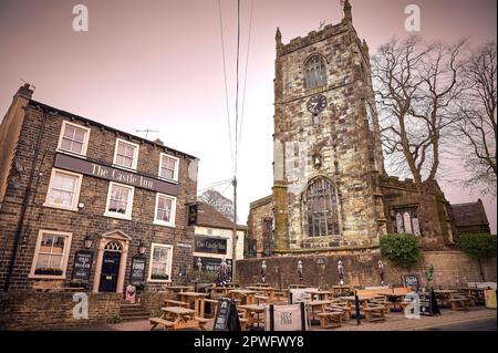 Holy Trinity Kirche und das Castle Inn, Mill Bridge, Skipton, Yorkshire Stockfoto