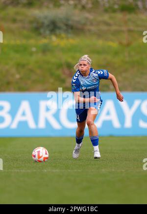 Lewes, Großbritannien. 30. April 2023. Lewes, England, April 30. 2023: Becky Salicki (14 Durham) in Aktion während des FA Womens Championship Fußballspiels zwischen Lewes und Durham im Dripping Pan in Lewes, England. (James Whitehead/SPP) Kredit: SPP Sport Press Photo. Alamy Live News Stockfoto