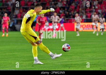 St. Louis, USA. 29. April 2023. Torwart Alja Portland Timbers (31) schiebt den Ball nach unten. STL City spielte am 29. April 2023 im CITY Park Stadium in St. die Portland Timbers in einem Major League Soccer-Spiel Louis, MO, USA. Foto: Tim Vizer/Sipa USA Kredit: SIPA USA/Alamy Live News Stockfoto