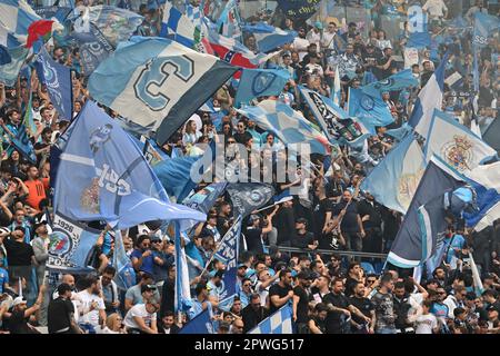 Neapel, Italien. 30. April 2023. Fans (Neapel) während der italienischen Sirie Spielte Neapel 1-1 Salernitana im Diego Maradona Stadium am 30. April 2023 in Neapel, Italien. Kredit: Maurizio Borsari/AFLO/Alamy Live News Kredit: Aflo Co Ltd./Alamy Live News Stockfoto