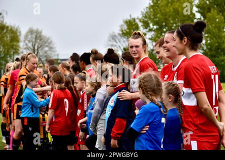 Teesside, Großbritannien. 30. April 2023. Der FC Middlesbrough Women spielte in der FA Women's National League Division One North gegen den FC Hull City Ladies. Die Besucher gewannen 0-4 im Map Group UK Stadium in Stockton-on-Tees in ihrem letzten Spiel der Saison. Die Ergebnisse anderswo sorgten dafür, dass Middlesbrough eine Abwanderung verhinderte. Kredit: Teesside Snapper/Alamy Live News Stockfoto