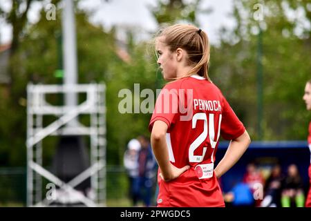 Teesside, Großbritannien. 30. April 2023. Alex Pennock von Middlesbrough spielte den FC Middlesbrough Women in der FA Women's National League Division One North gegen den FC Hull City Ladies. Die Besucher gewannen 0-4 im Map Group UK Stadium in Stockton-on-Tees in ihrem letzten Spiel der Saison. Die Ergebnisse anderswo sorgten dafür, dass Middlesbrough eine Abwanderung verhinderte. Kredit: Teesside Snapper/Alamy Live News Stockfoto