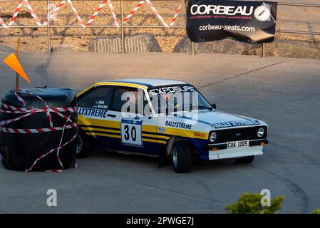 Grant Shand Race ein Ford Escort RS, der an der Corbeau Seats Rallye am Meer in Clacton, Essex, Großbritannien, teilnimmt. Mitfahrer Rodri Evans Stockfoto