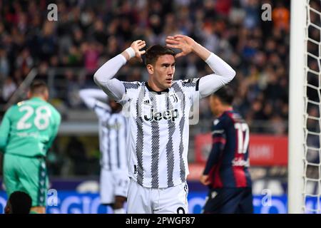 Bologna, Italien. 30. April 2023. Renato Dall'Ara Stadion, Bologna, Italien, 30. April 2023, Dusan Vlahovic von Juventus zeigt seine Enttäuschung während des Spiels Bologna FC gegen Juventus FC – italienischer Fußball Serie A Credit: Live Media Publishing Group/Alamy Live News Stockfoto