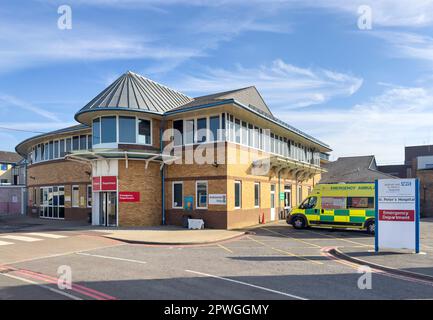 Unfall- und Notaufnahme, St. Peter's NHS Hospital, Guildford Road, Lyne, Surrey, England, Vereinigtes Königreich Stockfoto