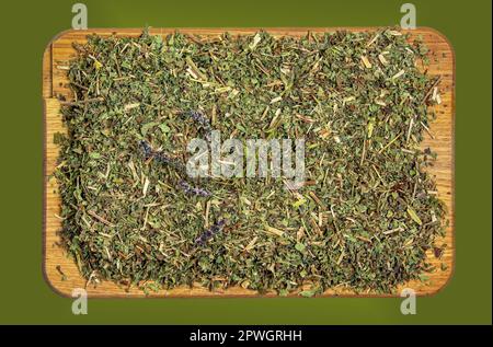 Hintergrund der natürlichen melissa-Minze. Textur der trockenen Melissa officinalis L. Draufsicht. Flaches Layout. Stockfoto