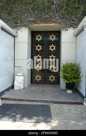 Los Angeles, Kalifornien, USA 29. April 2023 Beth Olam Mausoleum auf dem Hollywood Forever Cemetery am 29. April 2023 in Los Angeles, Kalifornien, USA. Foto: Barry King/Alamy Stock Photo Stockfoto