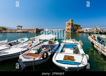 Alte Hafen- und Fischereiboote von Byblos, mittelmeer, Byblos (Jbeil, Jubayl), Libanon, naher Osten, Asien Stockfoto