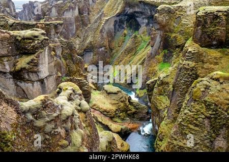 Der Fjadrargljufur Canyon im Süden Islands Stockfoto