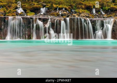 Detail der Hraunfossar-Wasserfall in Island Stockfoto