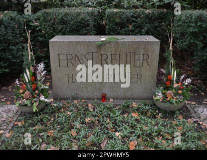 Grave, Ernst Reuter, Waldfriedhof, Potsdamer Chaussee, Zehlendorf, Berlin, Deutschland Stockfoto