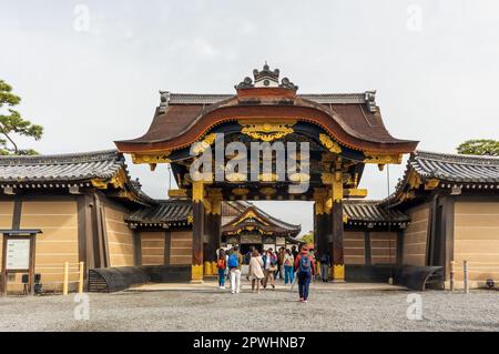 Kyoto, Japan - 25. März 2023: Schöner Garten und Schloss Nijo in Kyoto, Japan Stockfoto