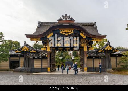 Kyoto, Japan - 25. März 2023: Schöner Garten und Schloss Nijo in Kyoto, Japan Stockfoto