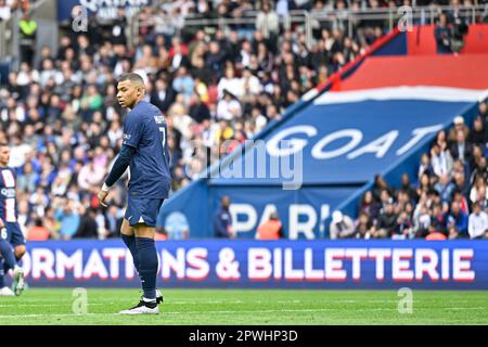 Paris, Frankreich. 30. April 2023. Kylian Mbappe beim Ligue 1 Uber-Spiel zwischen dem FC Lorient und Paris Saint Germain (PSG) am 30. April 2023 im Parc des Princes-Stadion in Paris, Frankreich. Kredit: Victor Joly/Alamy Live News Stockfoto