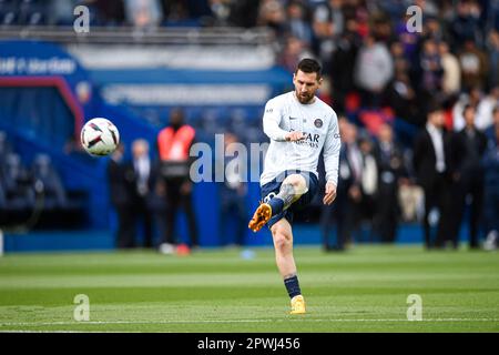 Paris, Frankreich. 30. April 2023. Leo Lionel Messi beim Fußballspiel Ligue 1 Uber zwischen dem FC Lorient und Paris Saint Germain (PSG) am 30. April 2023 im Parc des Princes Stadion in Paris, Frankreich. Foto von Victor Joly/ABACAPRESS.COM Kredit: Abaca Press/Alamy Live News Stockfoto