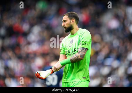 Paris, Frankreich. 30. April 2023. Gianluigi Donnarumma beim Fußballspiel Ligue 1 Uber Eats zwischen dem FC Lorient und Paris Saint Germain (PSG) am 30. April 2023 im Parc des Princes Stadion in Paris, Frankreich. Foto von Victor Joly/ABACAPRESS.COM Kredit: Abaca Press/Alamy Live News Stockfoto