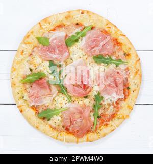 Schinkenpizza Prosciutto Square von oben auf Holzbrettholz Stockfoto