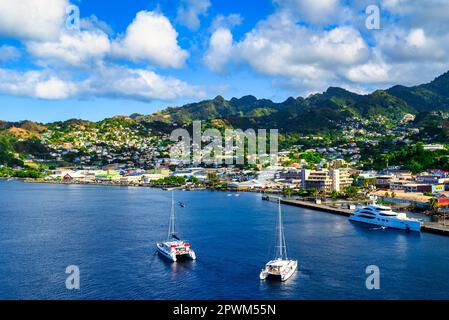 Ein Blick vom Kreuzfahrtanleger auf Kingstown Harbor auf St. Vincent Stockfoto