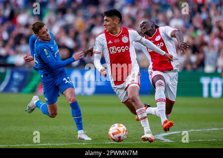 30-04-2023: Sport: Ajax gegen PSV KNVB Beker finale ROTTERDAM, NIEDERLANDE - APRIL 30: Thorgan Hazard (PSV Eindhoven) und Edson Alvarez (Ajax) während der Stockfoto