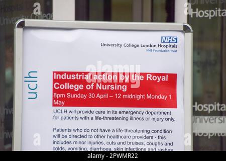 London, England, Großbritannien. 1. Mai 2023. Ein Schild warnt vor Arbeitskampf außerhalb des Universitätsklinikums, da die Krankenschwestern einen neuen Streik über die Bezahlung beginnen. (Kreditbild: © Vuk Valcic/ZUMA Press Wire) NUR REDAKTIONELLE VERWENDUNG! Nicht für den kommerziellen GEBRAUCH! Stockfoto