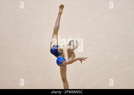 Turin, Italien, Italien. 30. April 2023. Italien, Turin 30/04/23 .Pala Gianni Asti von Turin .Finale sechs der Nationalen Rhythmischen Turnmeisterschaft Serie A 2023.Isabella Tavano.Udinese.Ball (Bild: © Tonello Abozzi/Pacific Press via ZUMA Press Wire) NUR REDAKTIONELLE VERWENDUNG! Nicht für den kommerziellen GEBRAUCH! Stockfoto