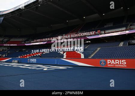 Paris, Frankreich. 30. April 2023. PARIS, FRANKREICH - 30. APRIL: Allgemeiner Überblick über das Stadion während des Spiels der Ligue 1 zwischen Paris Saint-Germain und FC Lorient im Parc des Princes am 30. April 2023 in Paris, Frankreich. (Foto von Sebastian Frej) Kredit: Sebo47/Alamy Live News Stockfoto