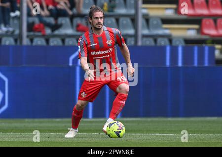 Zini Stadium, Cremona, 30.04.23 Michele Castagnetti (19 Cremonese)während des Spiels der Serie A US Cremonese gegen Hellas Verona im Zini Stadium in Cremona, Italia Soccer (Cristiano Mazzi / SPP) Stockfoto