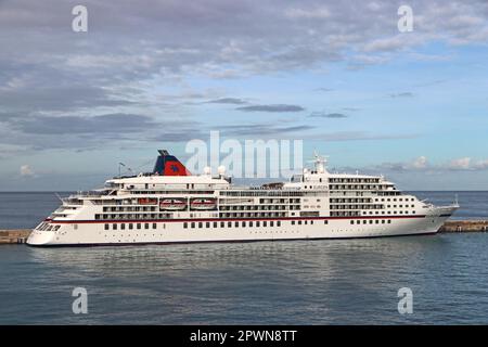 Kreuzfahrtschiff Europa, im Besitz von Hapag-Lloyd in Barbados Stockfoto