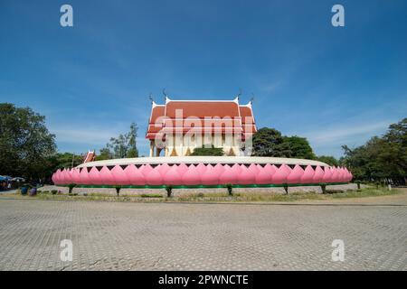 The Wat Muang in the Village of Wiset Chai Chan in the Province of Ang Thong in Thailand, Thailand, Ang Thong, November 2022 Stockfoto