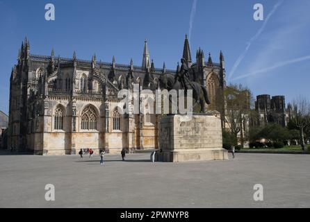 Batalha, Portugal - 28. März 2023: Das Kloster von Batalha (Heilige Maria des Sieges) ist ein Dominikanisches Kloster in der Gemeinde Batalha. Kr Stockfoto