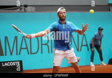 Hugo Grenier von Frankreich bei den Mutua Madrid Open 2023, Masters 1000 Tennis Turnier am 30. April 2023 in der Caja Magica in Madrid, Spanien - Foto: Laurent Lairys/DPPI/LiveMedia Stockfoto