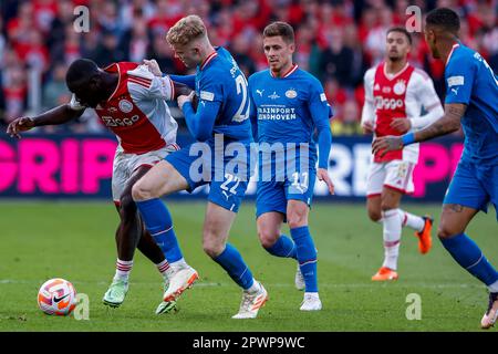 30-04-2023: Sport: Ajax gegen PSV KNVB Beker Finale ROTTERDAM, NIEDERLANDE - APRIL 30: Brian Brobbey (Ajax) und Jarrad Branthwaite (PSV Eindhoven) während Stockfoto