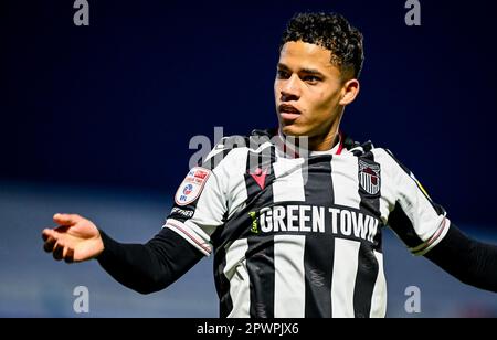Evan Khouri während des zweiten Fußballspiels der Sky Bet EFL League zwischen dem FC Grimsby Town und dem FC Crewe Alexandra im Blundell Park, Cleethorpes, England, ON Stockfoto