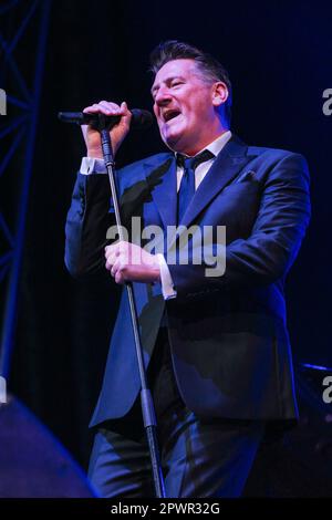 Tony Hadley tritt beim Cheltenham Jazz Festival am 29. April 2023 auf Stockfoto