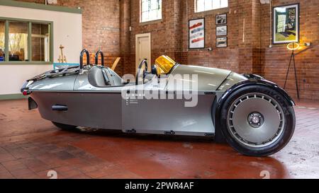 Morgan Super 3, ausgestellt im Morgan Works Bicester am 23. April 2023. Stockfoto