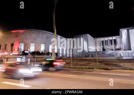 Paris, Frankreich - 19. Januar 2022: Das Palais de Tokyo ist ein Gebäude, das der modernen und zeitgenössischen Kunst gewidmet ist. Es befindet sich in der Avenue du President-Wilson, P. Stockfoto