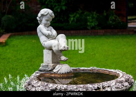 Cupid Fountain im Park Stockfoto