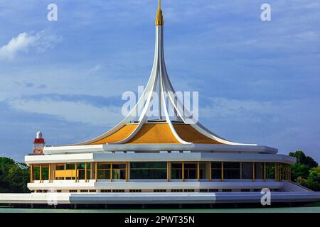 Suan Luang Rama IX ist der größte Park und botanische Garten in Bangkok. Stockfoto