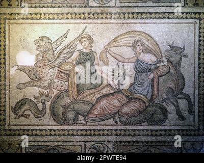 Zeus und Europa, ein wunderbares Fresko der griechisch-römischen Kunst der hellenistischen Zeit, aus der antiken Stadt Zeugma, datiert um 1. c.- 2. c. D. Stockfoto