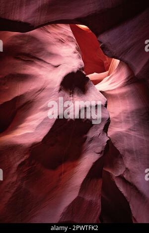 Der indische Häuptling ist eine der berühmten unterirdischen Wind- und Wasserformationen des unteren Antelope Canyon in der Nähe von Page, Arizona. Stockfoto