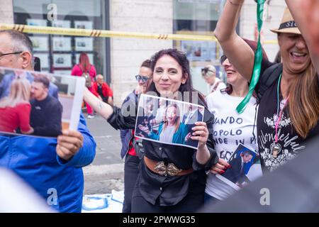 Rom, Italien. 29. April 2023. Aktivisten der Cinquestelle-Bewegung während des Sit-in auf der Piazza Santi Apostoli in Rom (Kreditbild: © Matteo Nardone/Pacific Press via ZUMA Press Wire) NUR REDAKTIONELLER GEBRAUCH! Nicht für den kommerziellen GEBRAUCH! Stockfoto