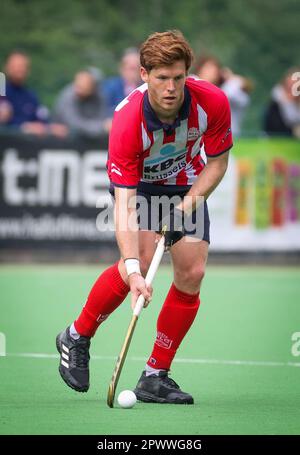 Brüssel, Belgien. 01. Mai 2023. Leopolds Gauthier Boccard in Aktion während eines Hockeyspiels zwischen dem Royal Racing Club Bruxelles und dem Royal Leopold Club, Montag, den 01. Mai 2023 in Uccle/Ukkel, Brüssel, am 21. Tag der Saison der belgischen Männer Hockey League 2022-2023. BELGA PHOTO VIRGINIE LEFOUR Kredit: Belga News Agency/Alamy Live News Stockfoto