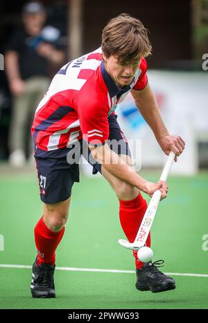 Brüssel, Belgien. 01. Mai 2023. Leopolds Tom Boon wurde in Aktion während eines Hockeyspiels zwischen dem Royal Racing Club Bruxelles und dem Royal Leopold Club gezeigt, das am Montag, den 01. Mai 2023, in Uccle/Ukkel, Brüssel, am 21. Tag der Saison der belgischen Men Hockey League 2022-2023 stattfand. BELGA PHOTO VIRGINIE LEFOUR Kredit: Belga News Agency/Alamy Live News Stockfoto