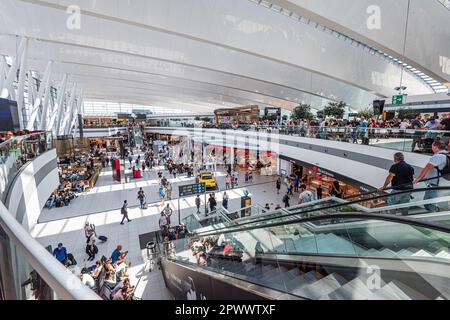 Budapest, Ungarn - August 5 2019: Abflughalle des Internationalen Himmelsgerichts Budapest Ferenc Liszt. Stockfoto