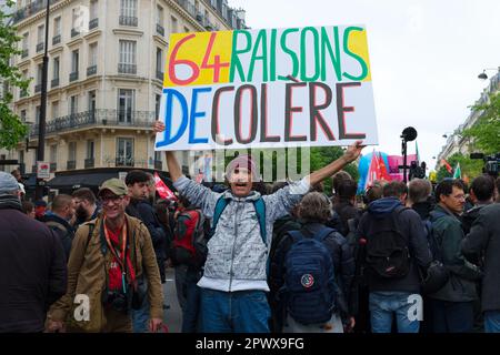 Les Francais en Colère dans les rues de Paris pour la fête du travail. 550000 Personen nicht défilé entre république et la Place de la Nation Stockfoto