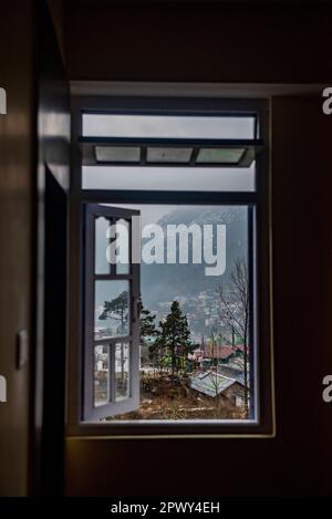 Lachung ist eine Stadt- und Bergstation im Nordosten von Sikkim, Indien. Es liegt im Nord-Sikkim-Viertel nahe der Grenze zu Tibet. Stockfoto