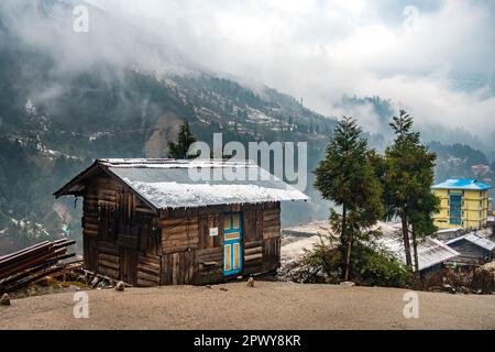 Lachung ist eine Stadt- und Bergstation im Nordosten von Sikkim, Indien. Es liegt im Nord-Sikkim-Viertel nahe der Grenze zu Tibet. Stockfoto