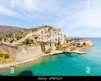 Nahaufnahme der Insel Spinalonga auf Kreta, Griechenland. Stockfoto